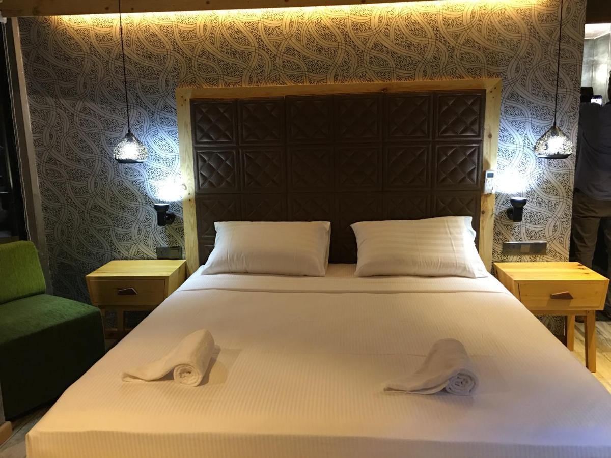 Suncoast Beach Hotel Mirissa Zewnętrze zdjęcie