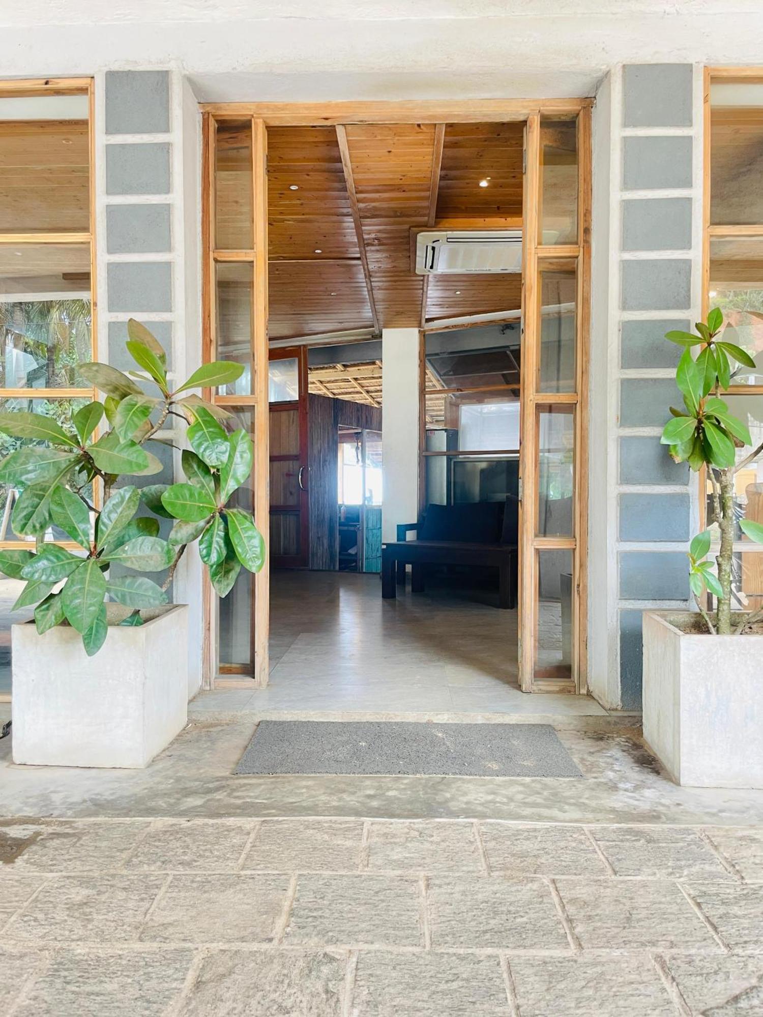 Suncoast Beach Hotel Mirissa Zewnętrze zdjęcie