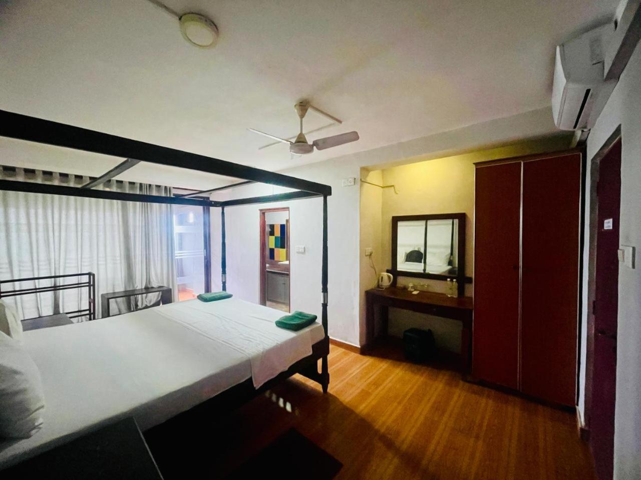 Suncoast Beach Hotel Mirissa Zewnętrze zdjęcie